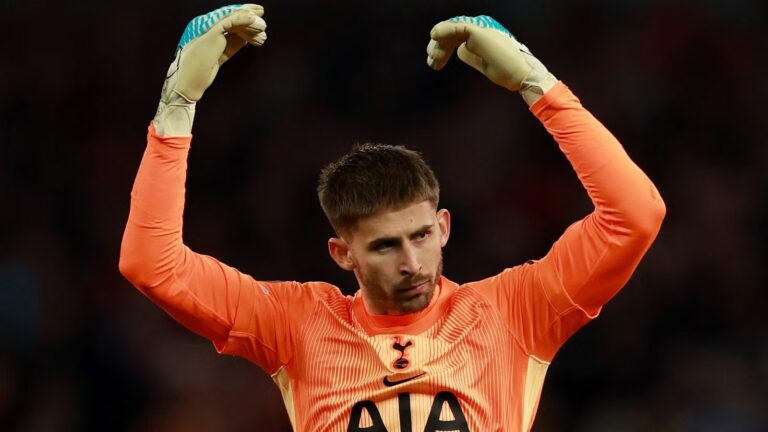 Roberto De Zerbi now pushing Tottenham to exchange Vicario with £17m star