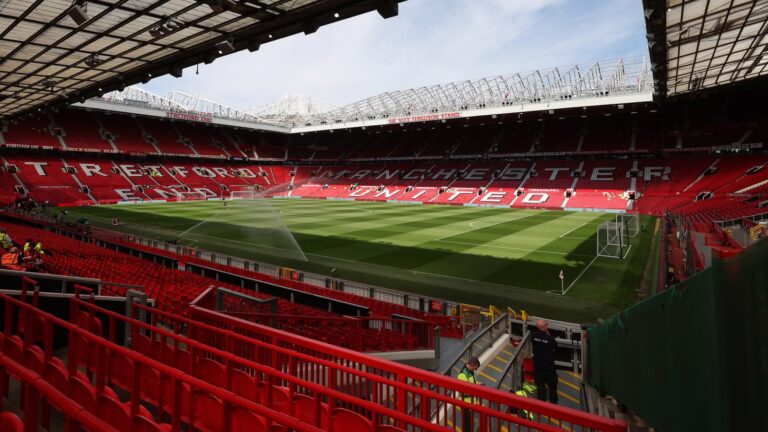 Man Utd gifted likelihood to construct £300m ahead line with English star now open to becoming a member of